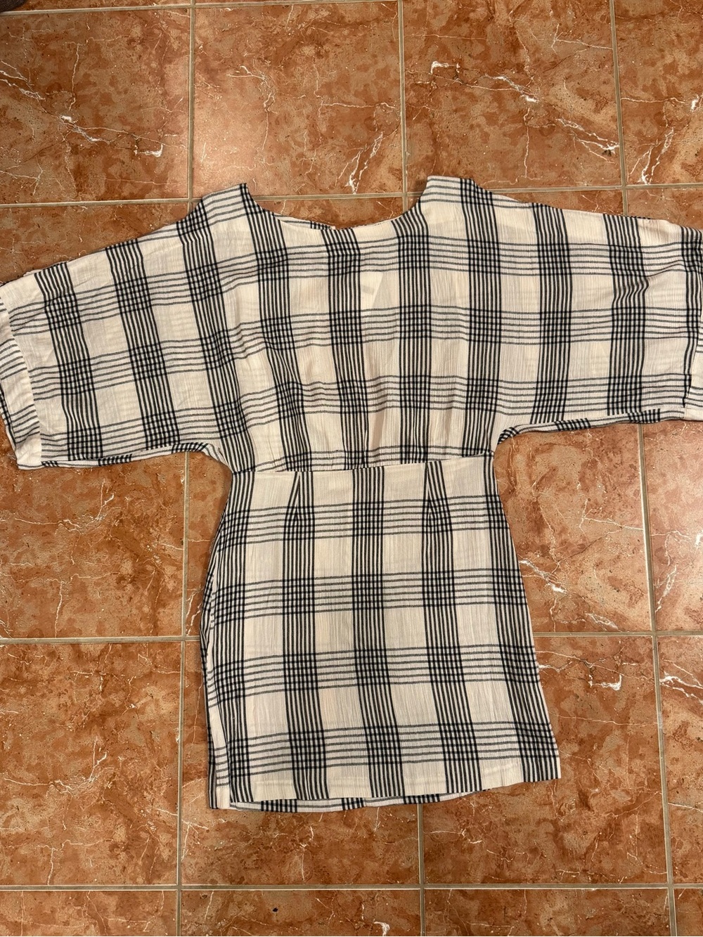 Open Back Contemporary Dress Gingham Plaid Cold Open Slit Kimono Sleeves 
Sz L